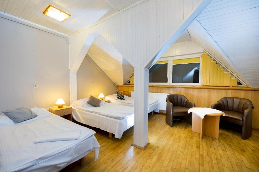 Wawrzkowizna Hotel Rząsawa Buitenkant foto