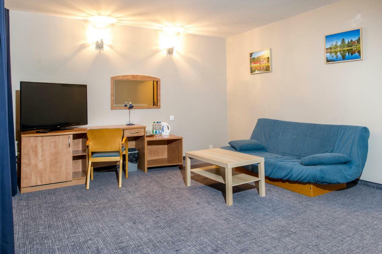 Wawrzkowizna Hotel Rząsawa Buitenkant foto